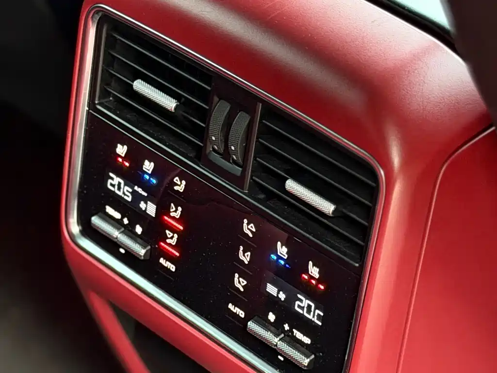 Porsche Cayenne 2019 — фото 10