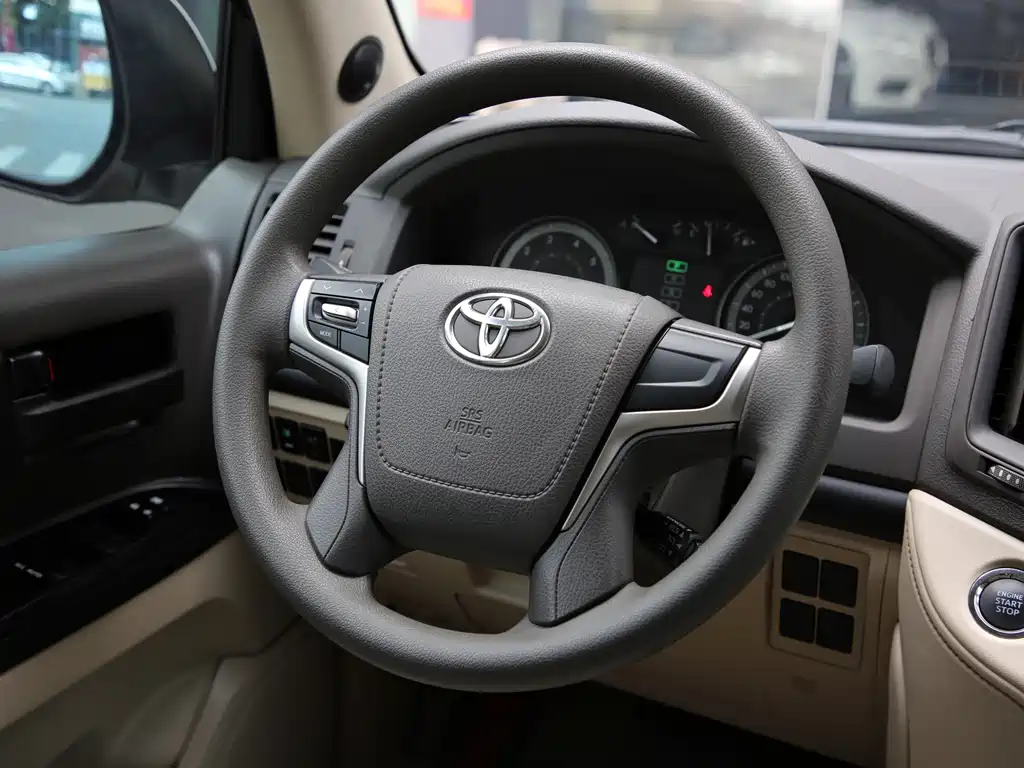 Toyota Land Cruiser 2019 — фото 8