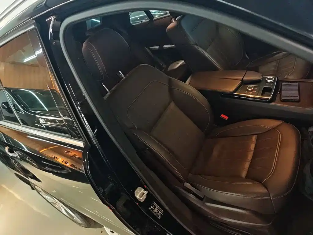 Mercedes-Benz GLE 2018 — фото 19