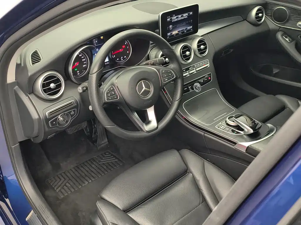 Mercedes-Benz C-Class 2018 — фото 10