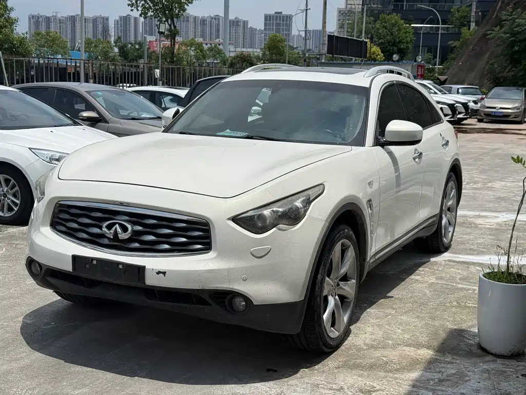 Infiniti FX 2011
