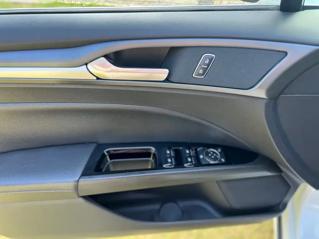 Ford Mondeo 2016 — фото 16