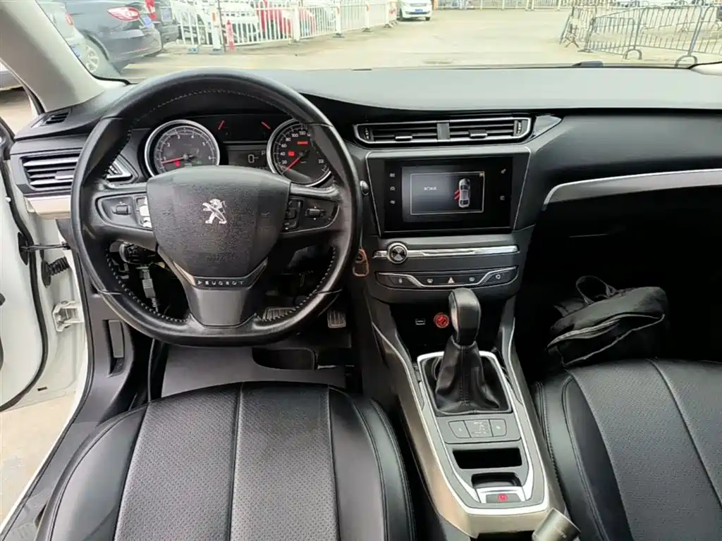 Peugeot 408 2017 — фото 10
