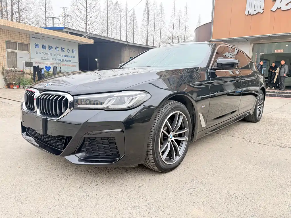 BMW 5 Series 2021 — фото 1
