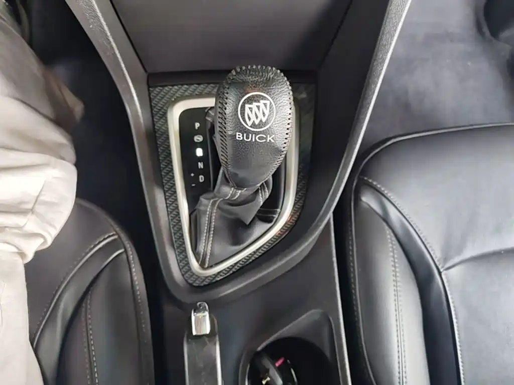 Buick Excelle 2015 — фото 14
