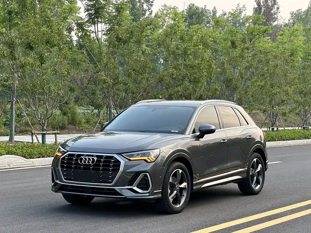 Audi Q3 2022 — фото 1