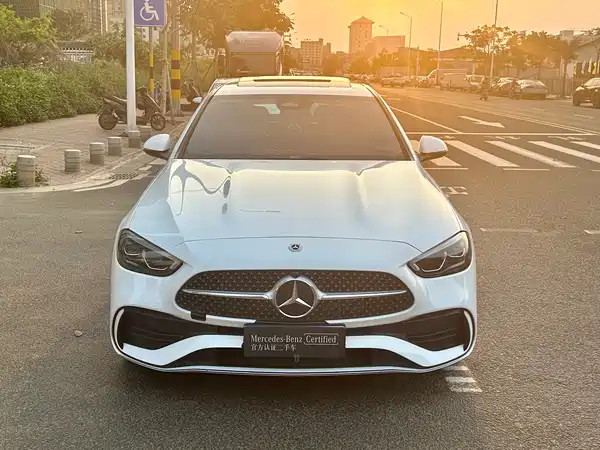 Mercedes-Benz C-Class 2024