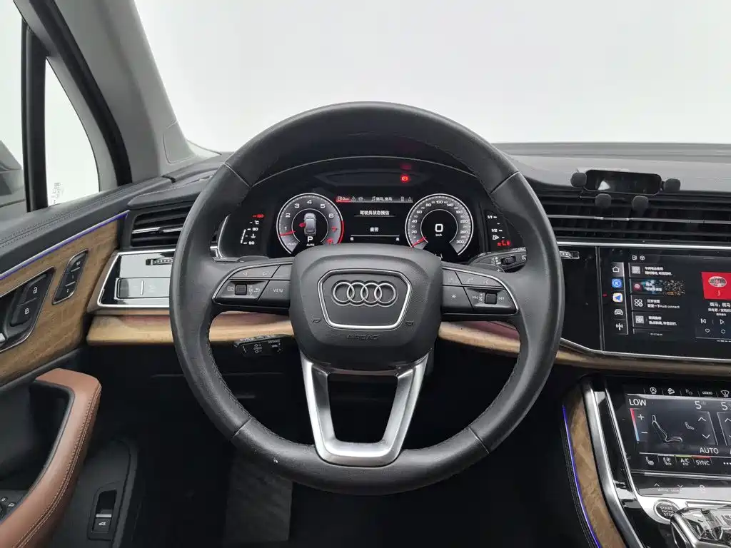 Audi Q7 2024 — фото 11