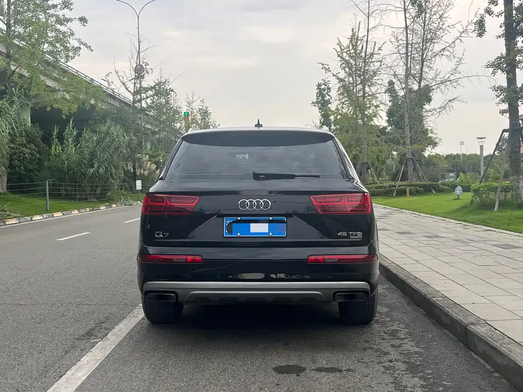 Audi Q7 2018 — фото 8