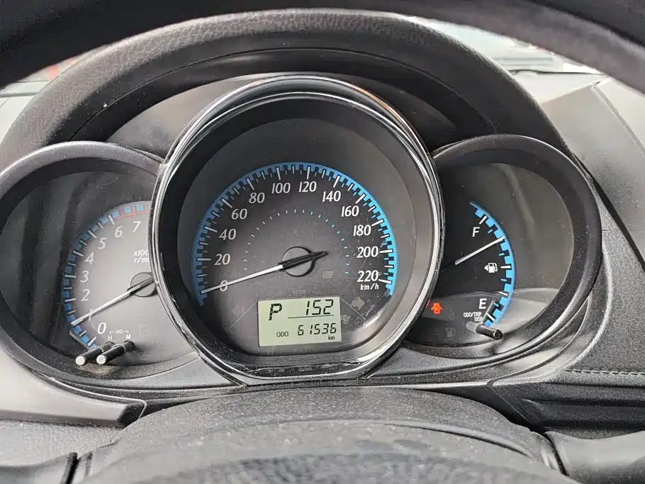 Toyota Yaris L 2018 — фото 14