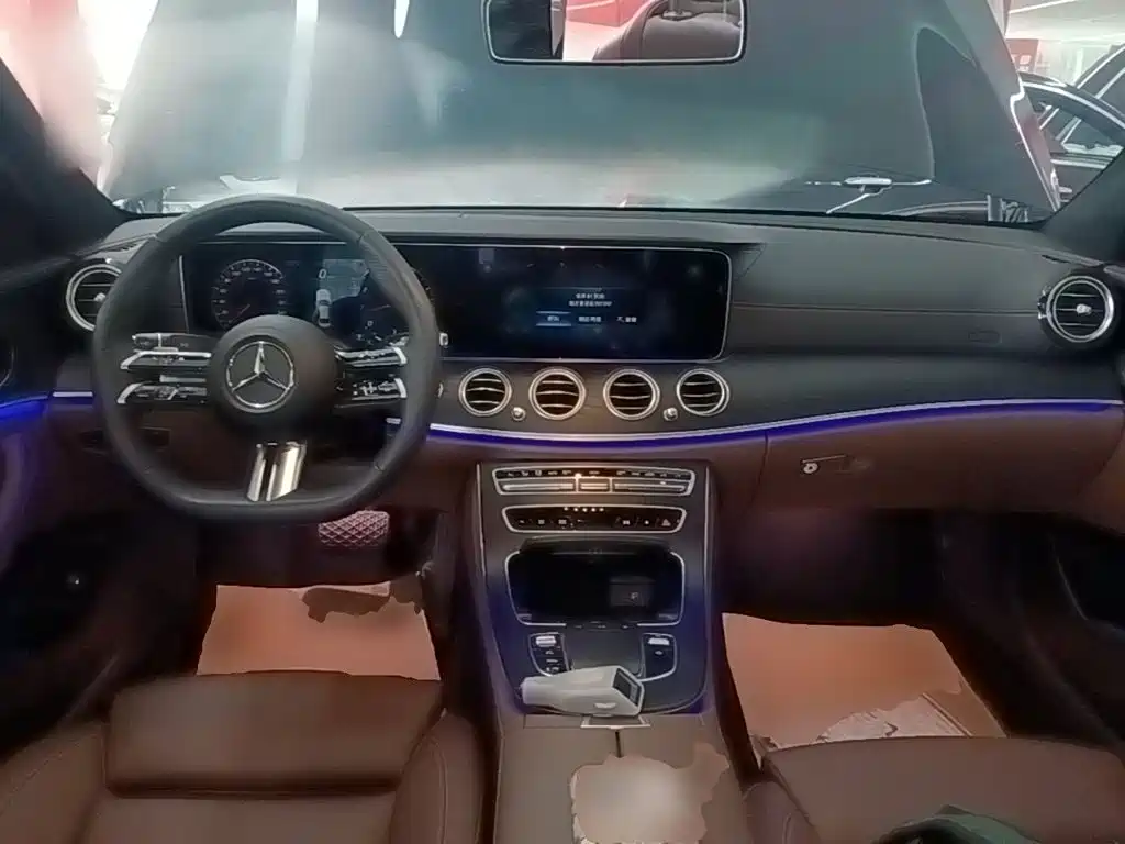 Mercedes-Benz E-Class 2023 — фото 10