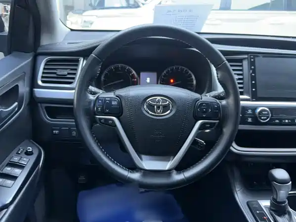 Toyota Highlander 2016