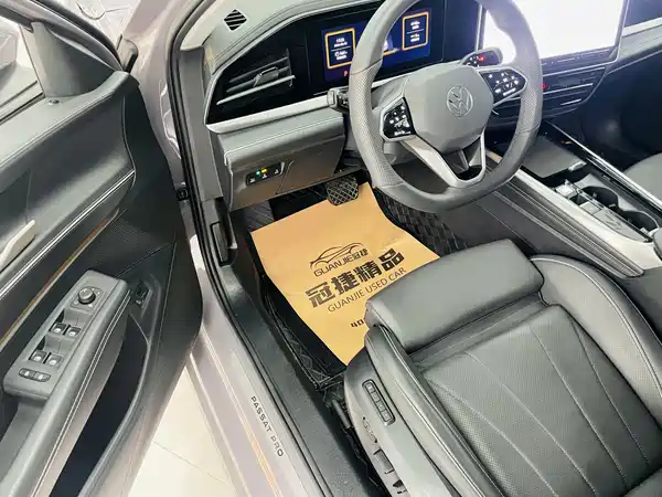 Volkswagen Passat 2025