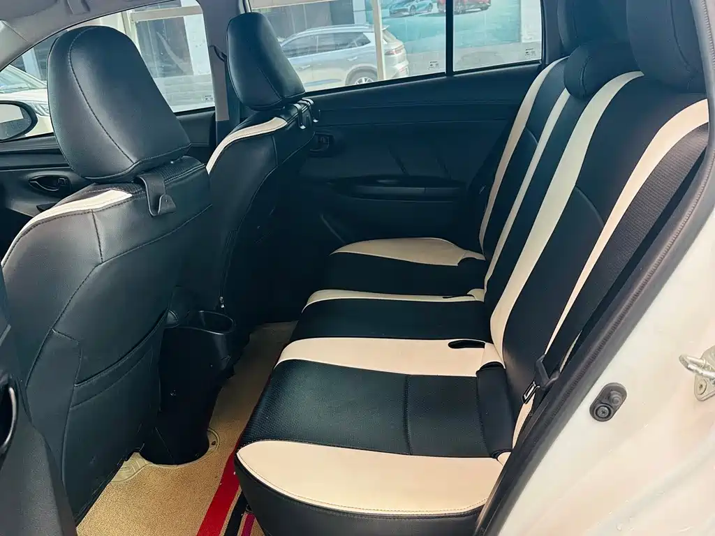 Toyota Yaris L 2022 — фото 11