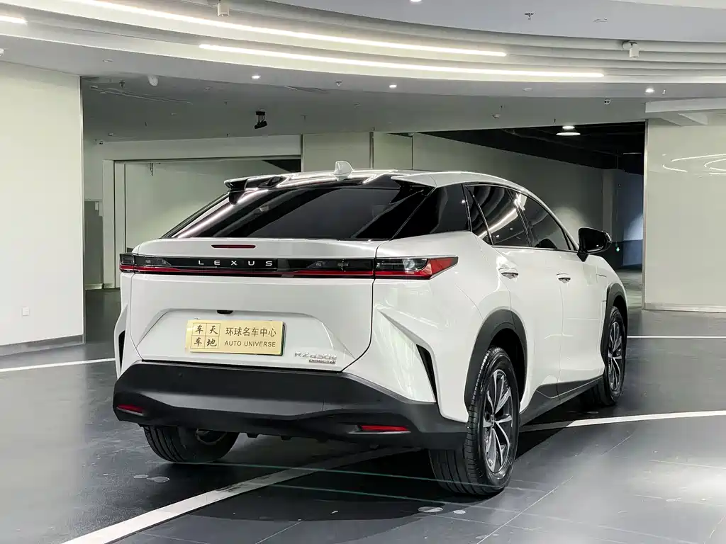 Lexus RZ 2023 — фото 4