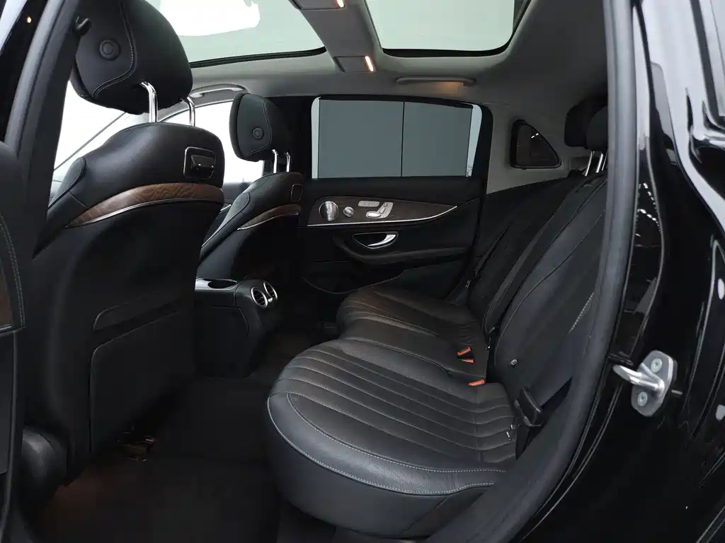 Mercedes-Benz E-Class 2020 — фото 13