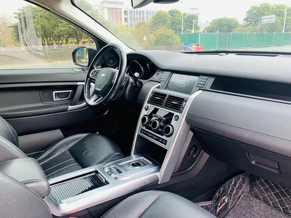 Land Rover Discovery Sport 2017 — фото 11