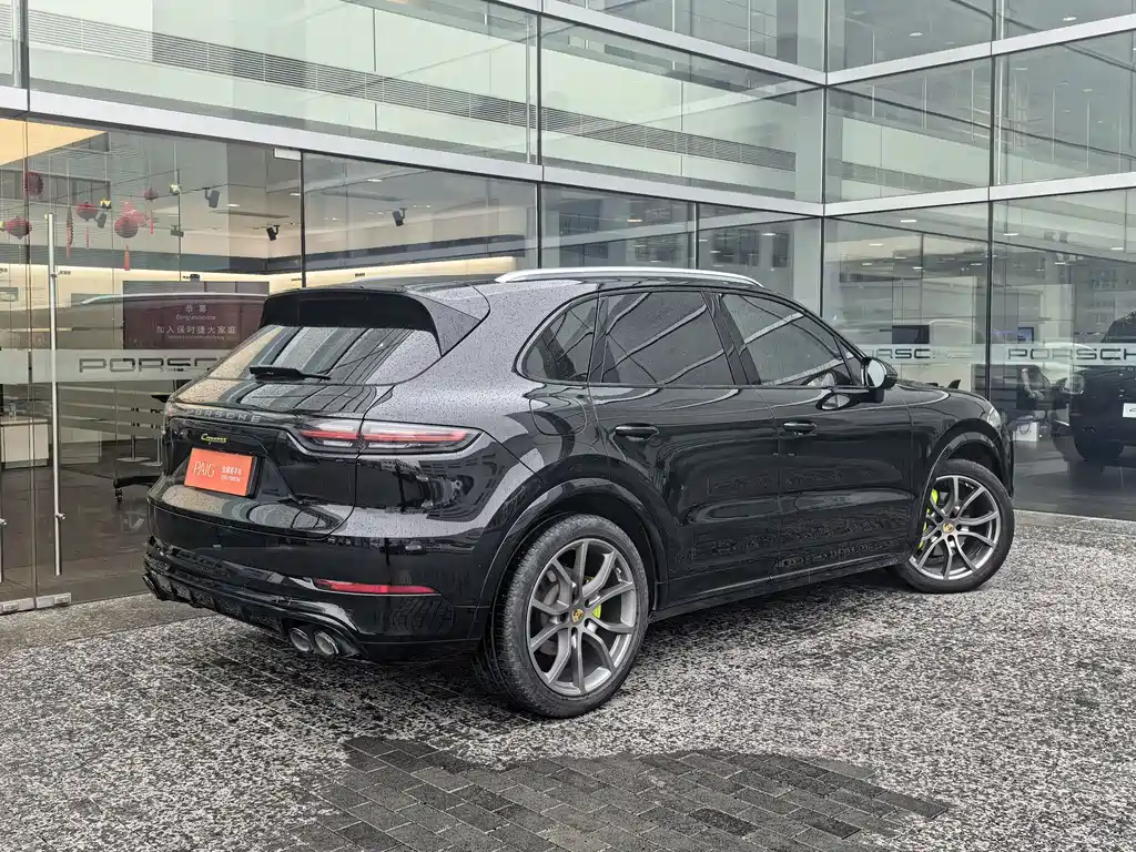 Porsche Cayenne Hybrid 2023 — фото 6