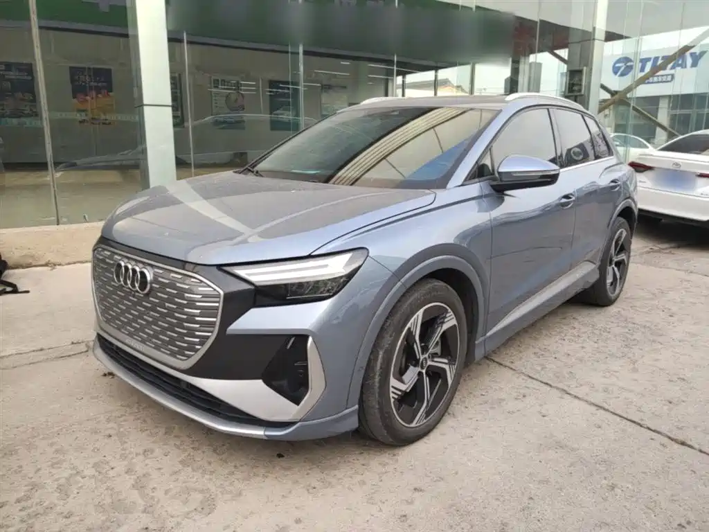 Audi Q4 e-tron 2023 — фото 2