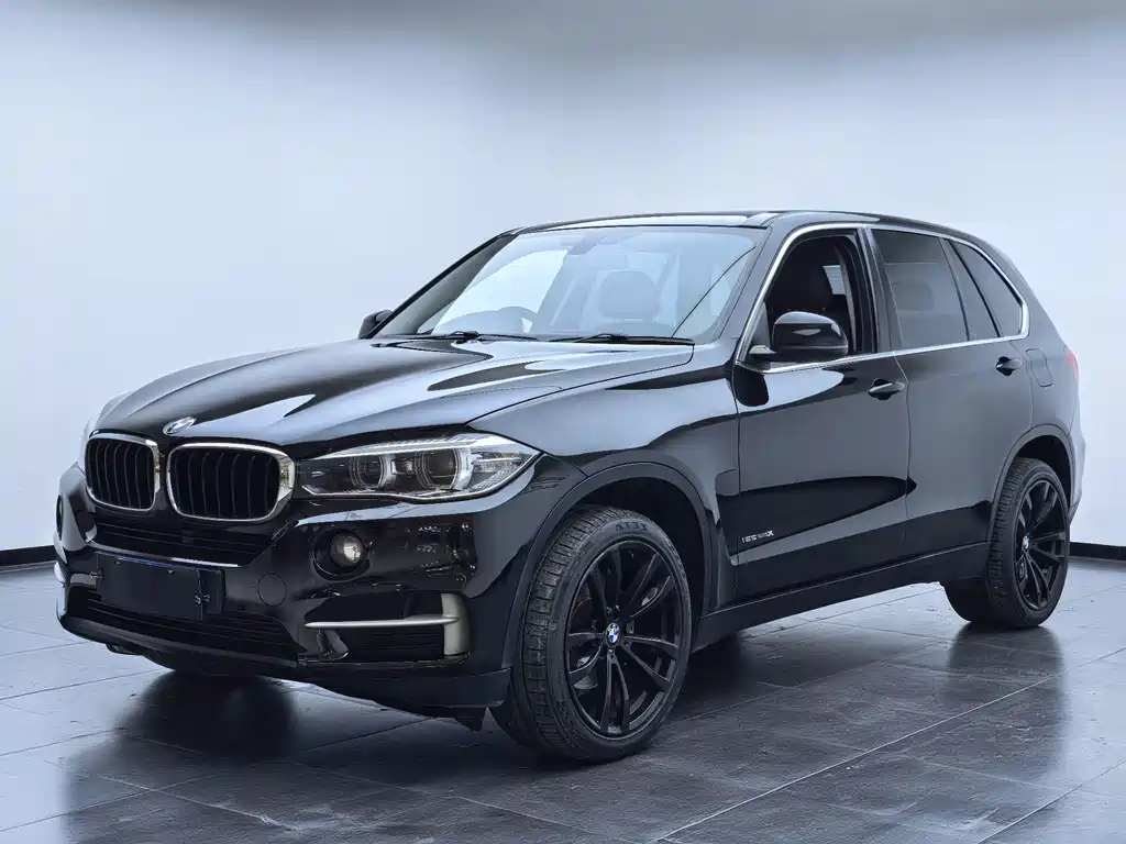 BMW X5 2018 — фото 1