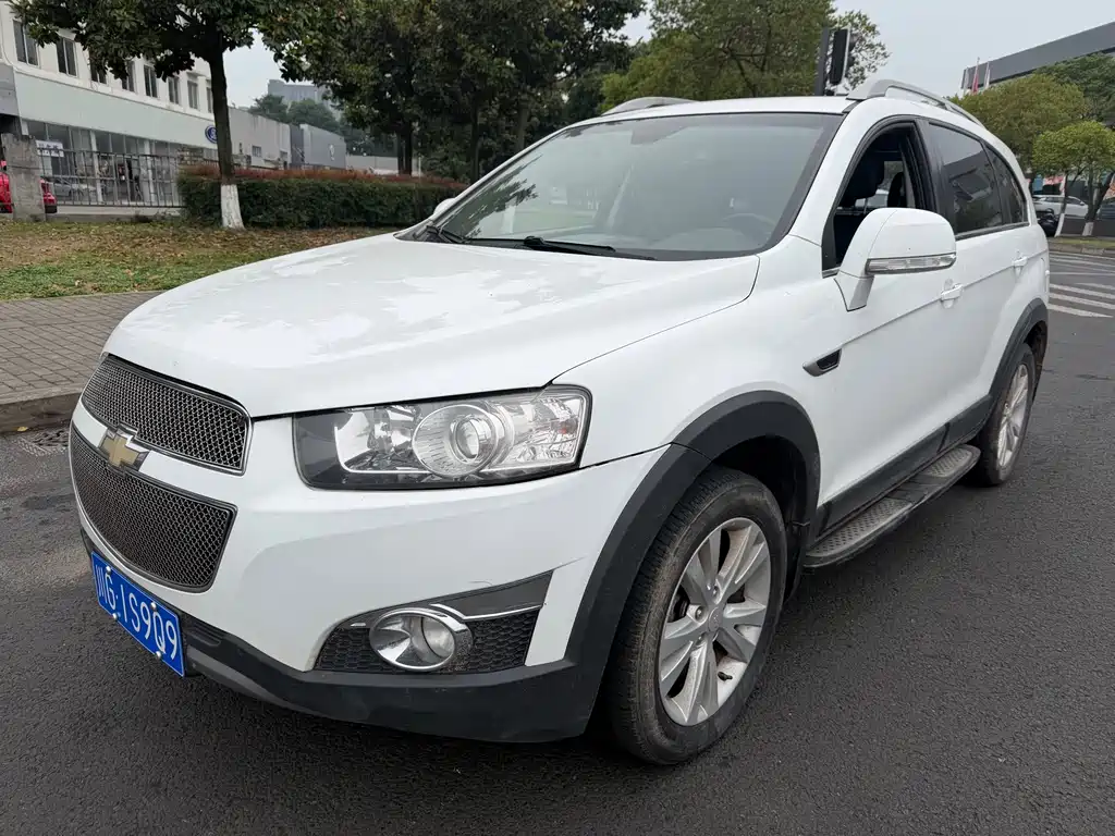 Chevrolet Captiva 2014 — фото 1