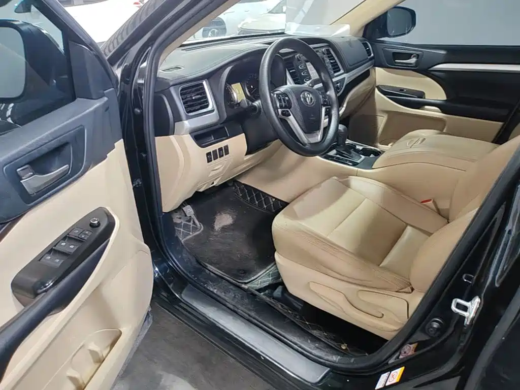 Toyota Highlander 2021 — фото 12