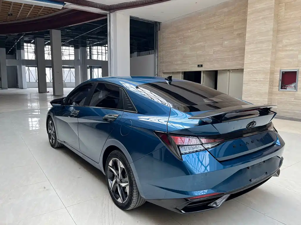 Hyundai Elantra 2022