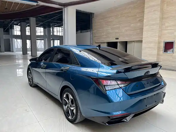 Hyundai Elantra 2022