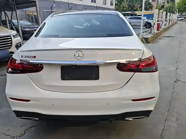 Mercedes-Benz E-Class 2022