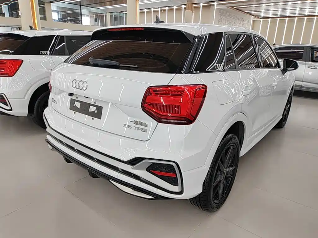 Audi Q2L 2023 — фото 7