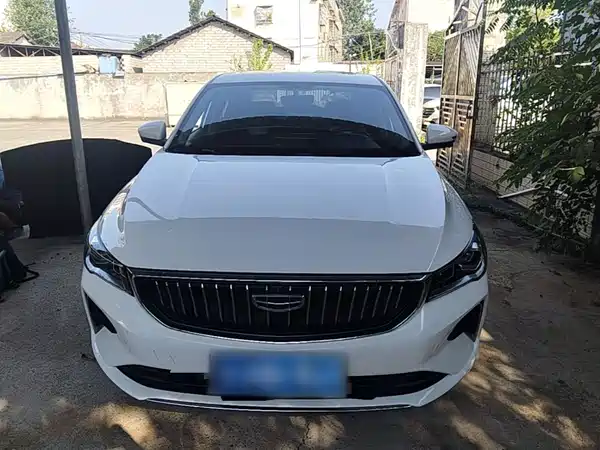 Geely Emgrand 2022