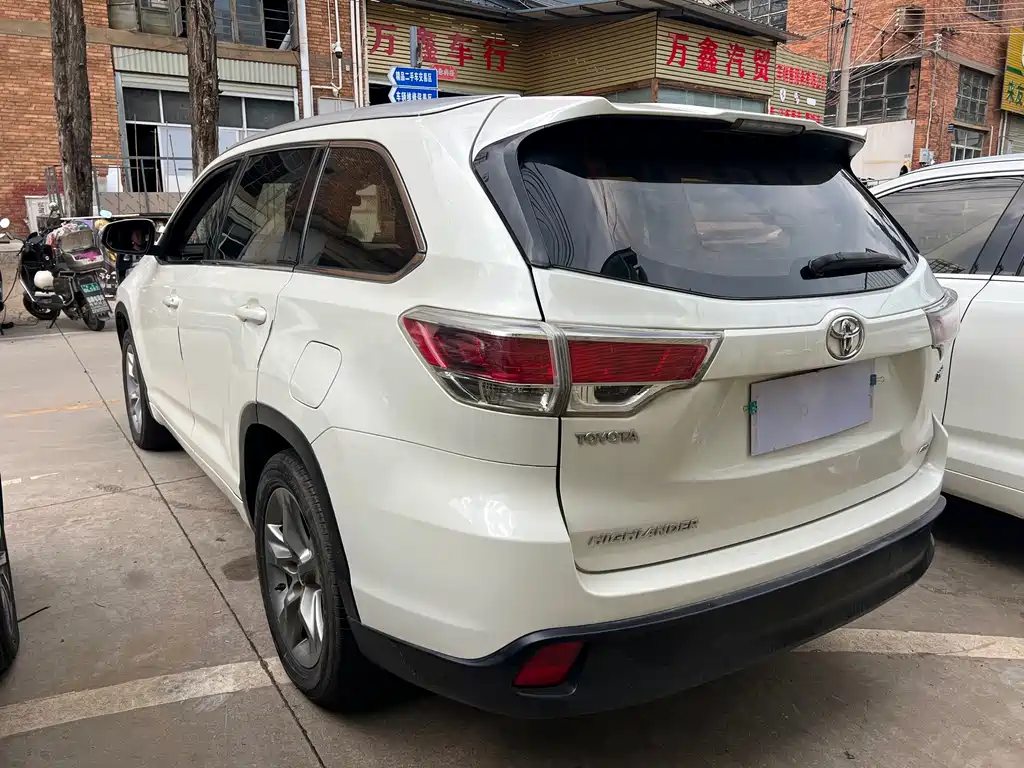 Toyota Highlander 2016 — фото 11
