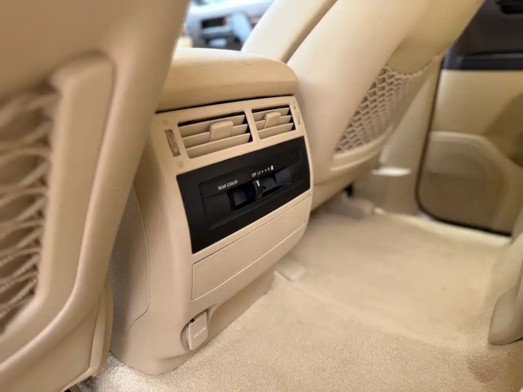Toyota Land Cruiser 2017 — фото 11