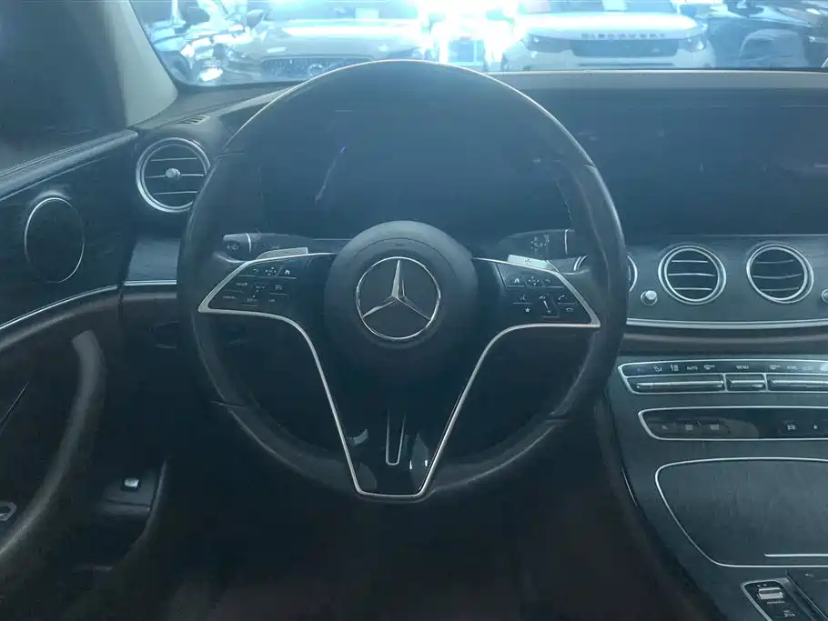 Mercedes-Benz E-Class 2022 — фото 15
