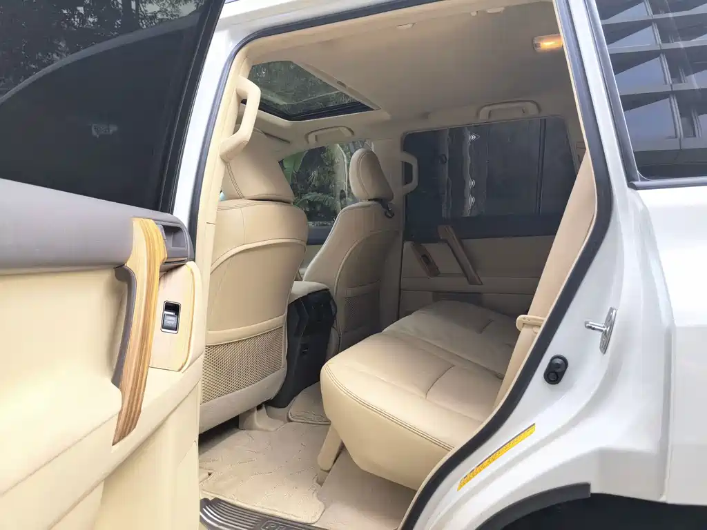 Toyota Prado 2017 — фото 11