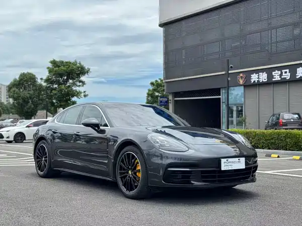 Porsche Panamera 2020