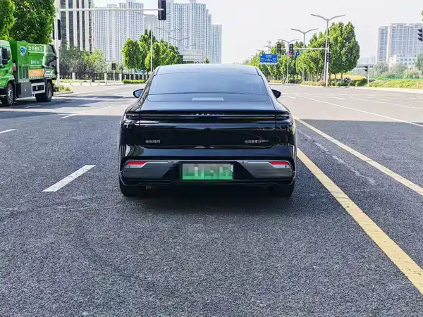 Geely Galaxy Starshine 8 2025
