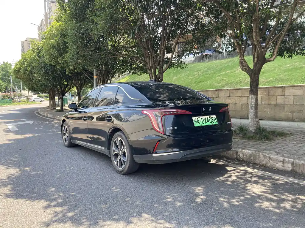 Hongqi E-QM5 2022 — фото 12