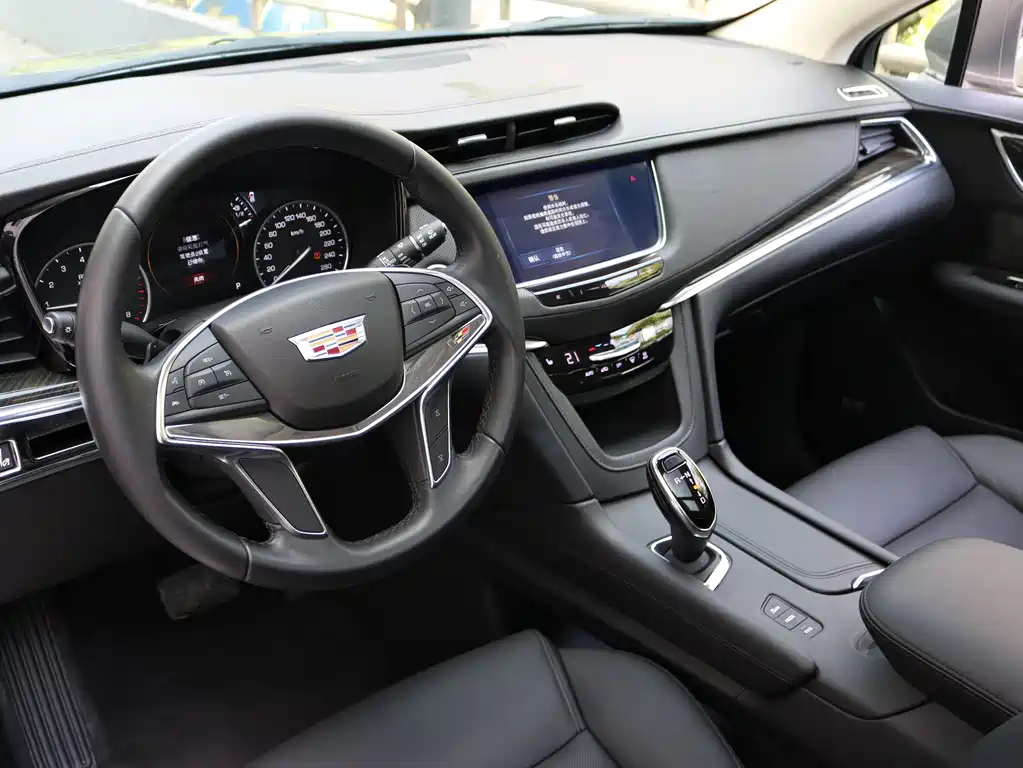Cadillac XT5 2018 — фото 10