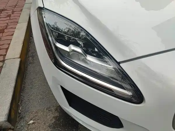 Jaguar E-PACE 2018