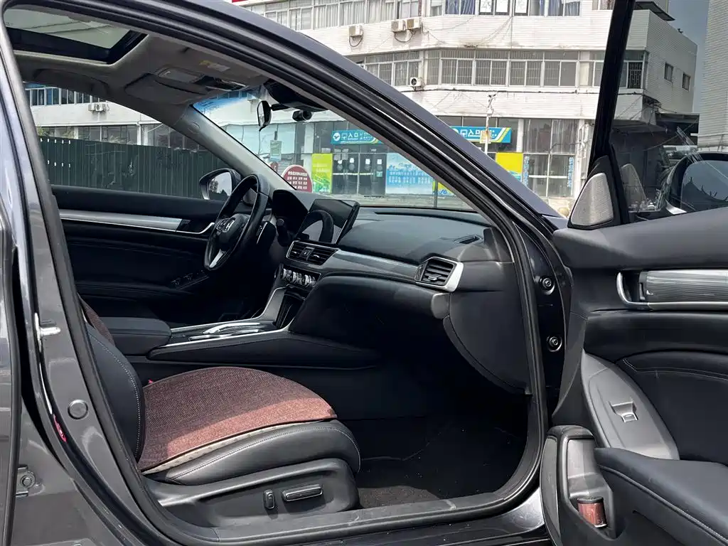 Honda Accord 2023 — фото 15