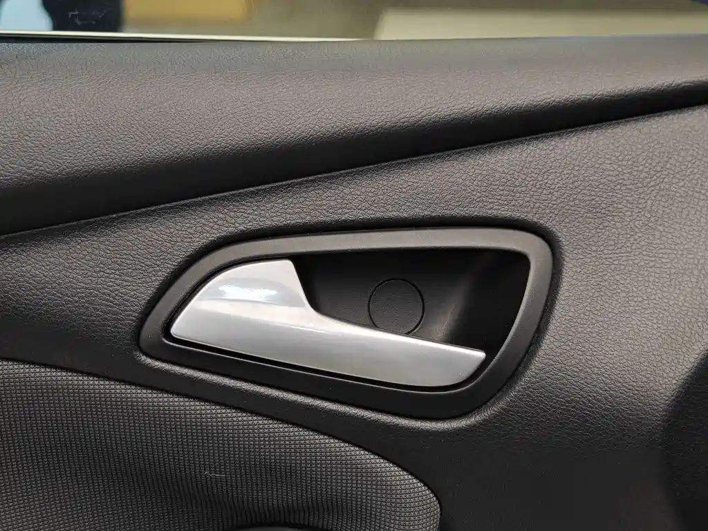 Ford Focus 2015 — фото 8