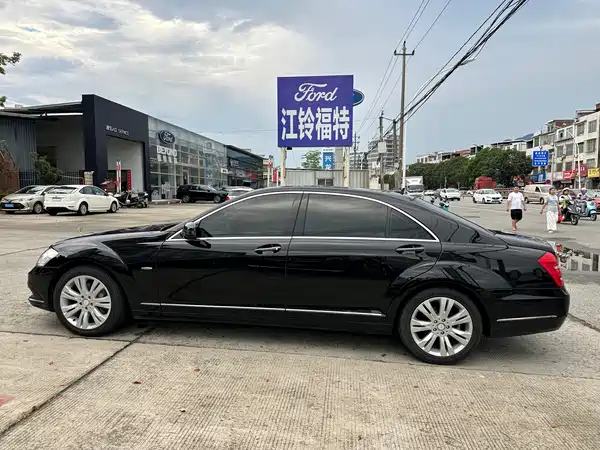 Mercedes-Benz S-Class 2013