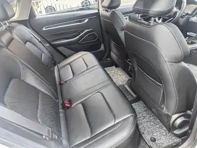 Geely Emgrand 2022
