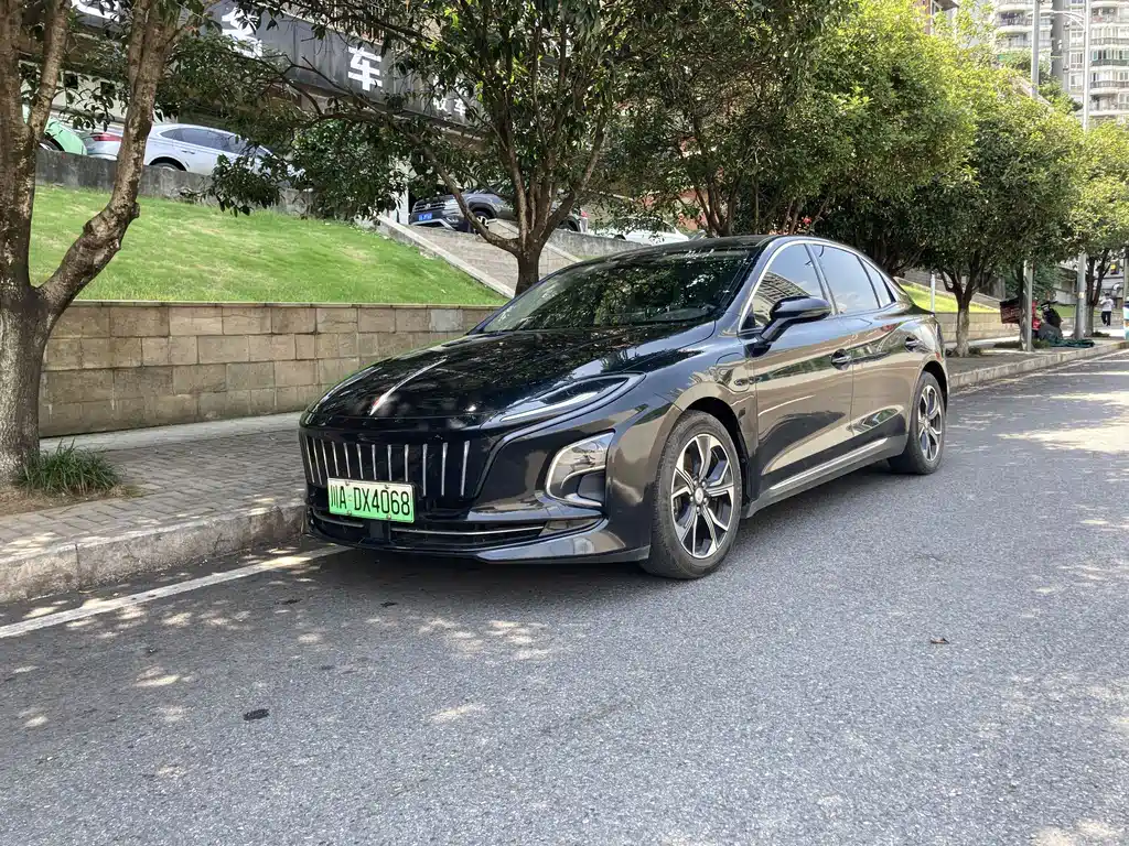 Hongqi E-QM5 2022