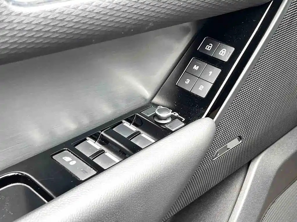 Land Rover Range Rover Velar 2021 — фото 6