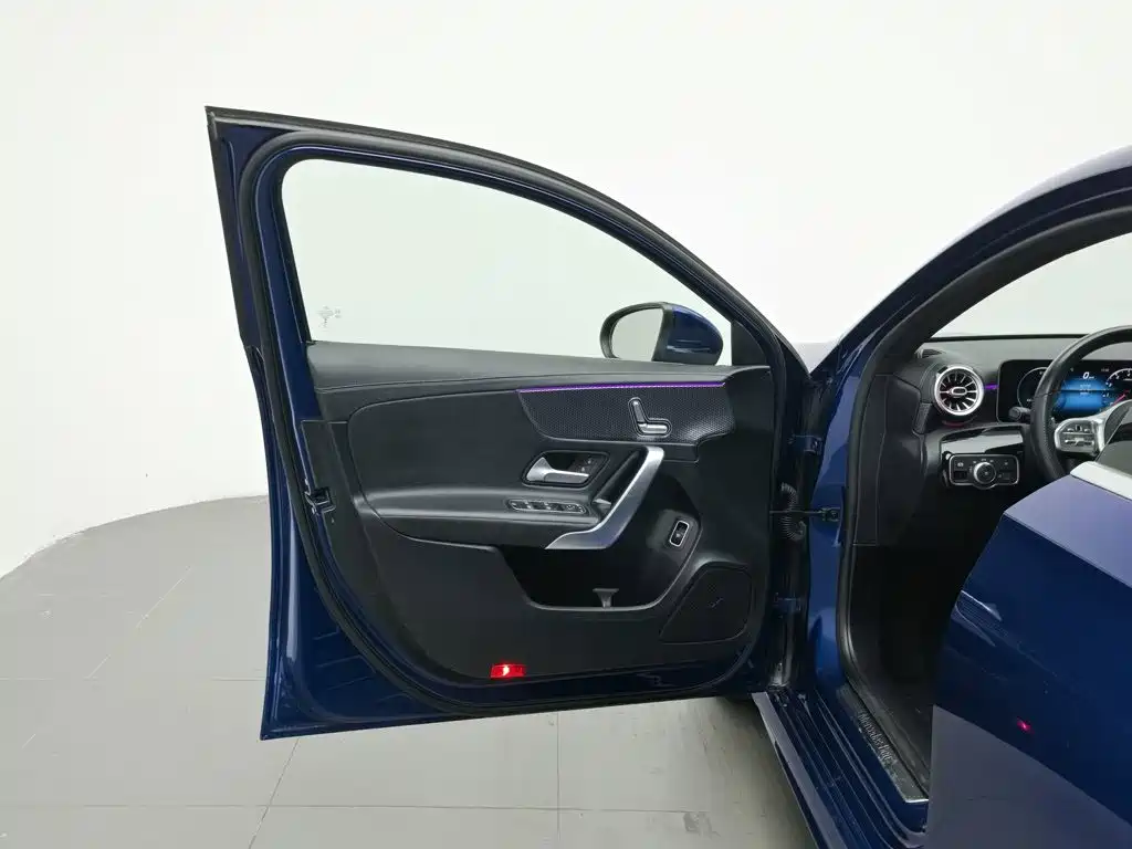 Mercedes-Benz A-Class 2020 — фото 8