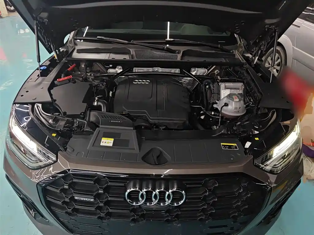 Audi Q5L 2023 — фото 10