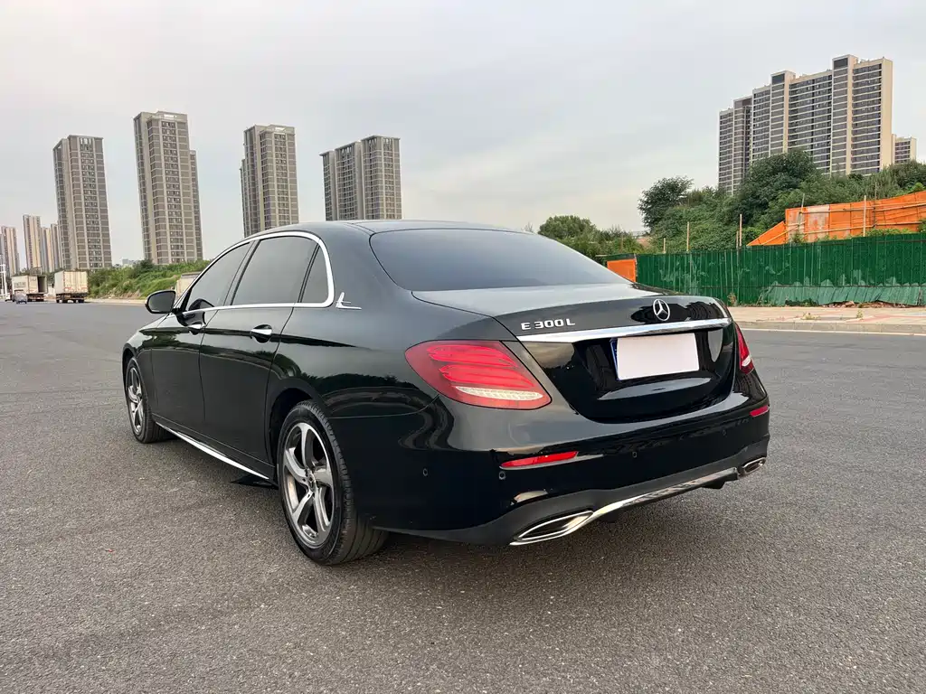 Mercedes-Benz E-Class 2019 — фото 23