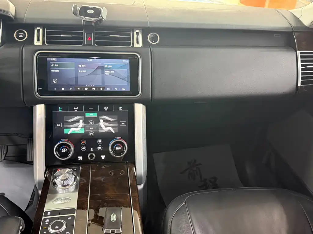 Land Rover Range Rover 2020 — фото 11